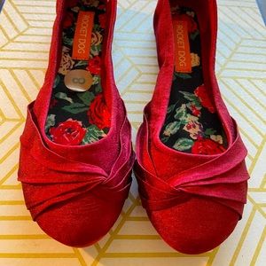 Rocket dog red flats